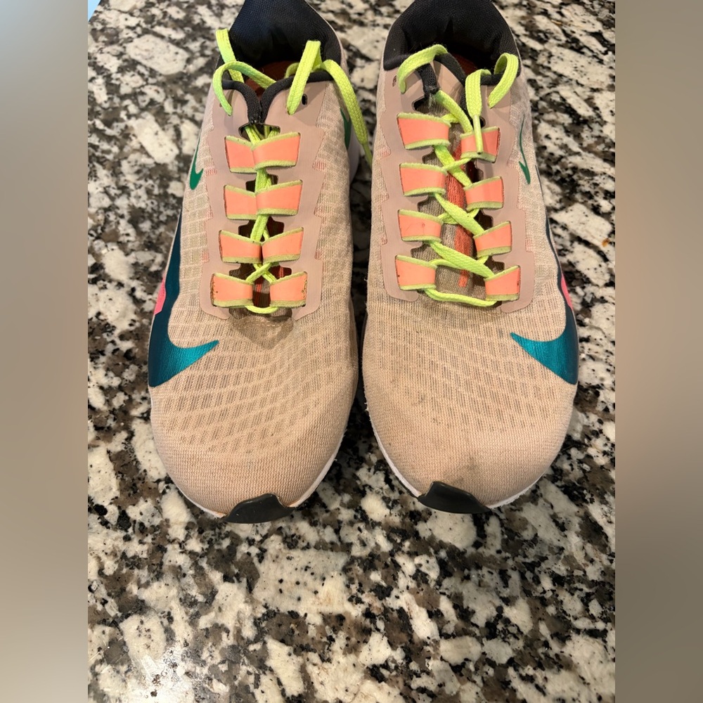 Nike Air Zoom Pegasus 37 Barely Rose Spruce - Picture 3 of 7